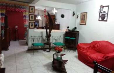 Imagem: A casa possui 2 Dormitórios, 2 Banheiros, 1 Vaga na garagem