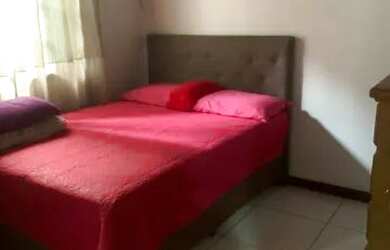 Imagem: A casa possui 4 Dormitórios, 3 Banheiros, 3 Vagas na garagem