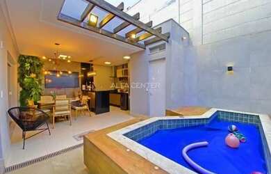 Imagem: A casa em condomínio possui 3 Dormitórios, 4 Banheiros, 2