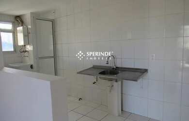 Imagem: O apartamento possui 3 Dormitórios, 1 Banheiro, 1 Vaga na garagem