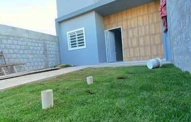 Imagem: A casa possui 2 Dormitórios e 1 Banheiro e está localizado