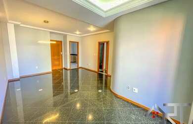 Imagem: O apartamento possui 3 Dormitórios, 2 Banheiros, 2 Vagas na