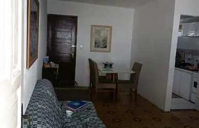 Imagem: O apartamento possui 3 Dormitórios e 1 Banheiro e está localizado