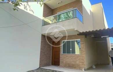 Imagem: A casa possui 3 Dormitórios, 3 Banheiros, 2 Vagas na garagem