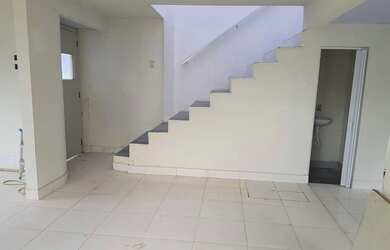 Imagem: A casa em condomínio possui 4 Dormitórios, 3 Banheiros, 1