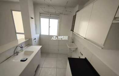 Imagem 8: Vendo apartamento no 4º andar com 2 quartos, armários planejados na cozinha em