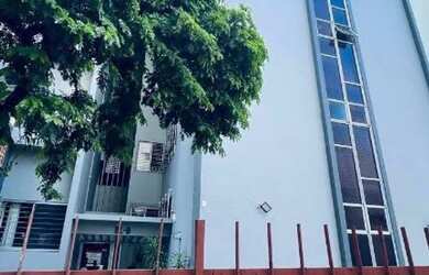 Imagem: O apartamento possui 3 Dormitórios, 1 Banheiro, 1 Vaga na garagem