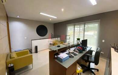 Imagem: O depósito possui 5 Vagas na garagem, 1m² de Área e está