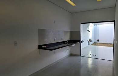 Imagem 4: VENDO LINDA CASA NO PARQUE DEZ 03QRTS. PRONTA PRA MORAR