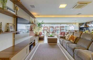 Imagem: O apartamento possui 3 Dormitórios, 4 Banheiros, 4 Vagas na