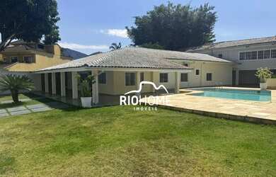 Imagem: A casa em condomínio possui 3 Dormitórios, 4 Banheiros, 2