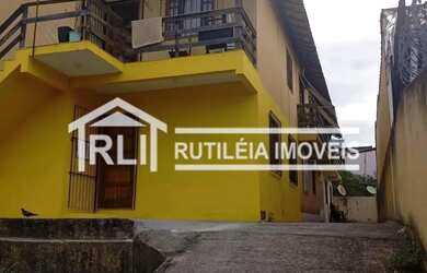 Imagem: A casa possui 2 Dormitórios, 1 Banheiro, 1 Vaga na garagem