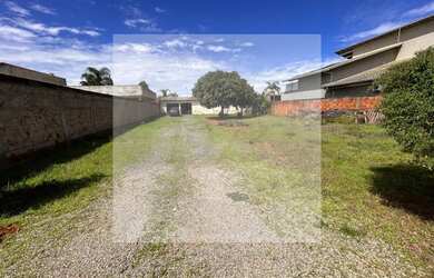 Imagem: O terreno possui 800m² de Área e está localizado em Ponte