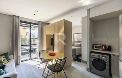 Imagem: O apartamento possui 1 Dormitório, 1 Banheiro, 1 Vaga na garagem