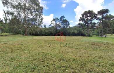 Imagem: O terreno possui 1.958m² de Área e está localizado em Gramado