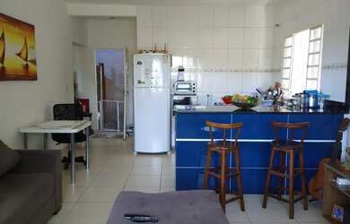 Imagem: A casa possui 2 Dormitórios, 3 Banheiros, 2 Vagas na garagem