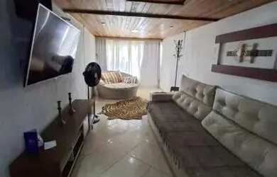 Imagem: A casa possui 3 Dormitórios, 3 Banheiros, 1 Vaga na garagem