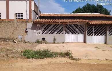 Imagem: A casa possui 2 Dormitórios, 1 Banheiro, 1 Vaga na garagem