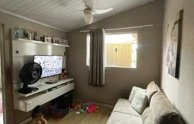 Imagem: A casa possui 5 Dormitórios, 4 Banheiros, 1 Vaga na garagem