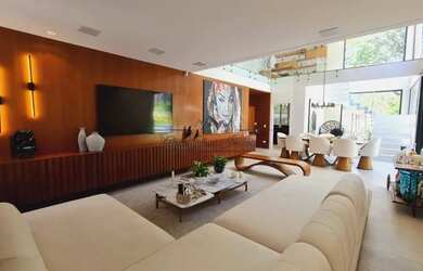 Imagem: A casa em condomínio possui 4 Dormitórios, 5 Banheiros, 4