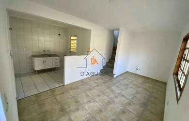 Imagem: A casa possui 3 Dormitórios, 3 Banheiros, 1 Vaga na garagem