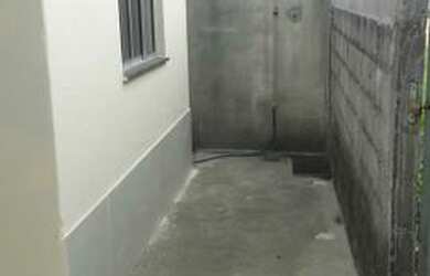 Imagem: A casa possui 2 Dormitórios, 1 Banheiro, 1 Vaga na garagem