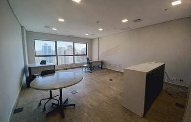 Imagem: O depósito possui 1 Vaga na garagem, 44m² de Área e está