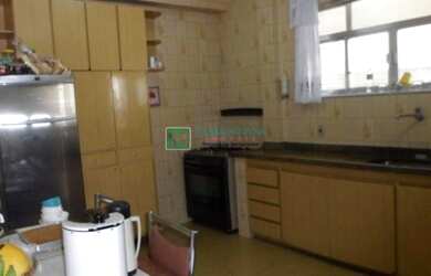 Imagem: A casa em condomínio possui 5 Dormitórios, 3 Banheiros, 2