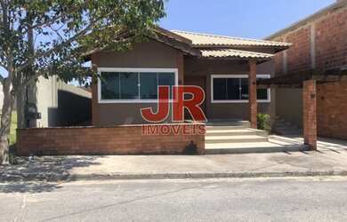 Imagem: A casa possui 3 Dormitórios, 3 Banheiros, 1 Vaga na garagem