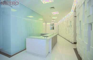 Imagem: O depósito possui 4 Vagas na garagem, 239m² de Área e está