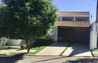 Imagem: A casa em condomínio possui 3 Dormitórios, 3 Banheiros, 4