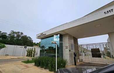 Imagem: A casa em condomínio possui 3 Dormitórios, 4 Banheiros, 2