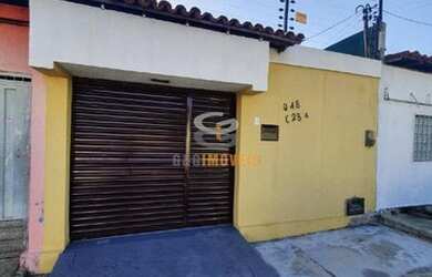 Imagem: A casa possui 2 Dormitórios, 1 Banheiro, 1 Vaga na garagem