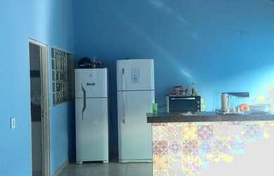 Imagem: A casa possui 3 Dormitórios, 2 Banheiros, 1 Vaga na garagem