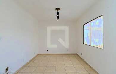 Imagem: A casa possui 3 Dormitórios, 3 Banheiros, 2 Vagas na garagem