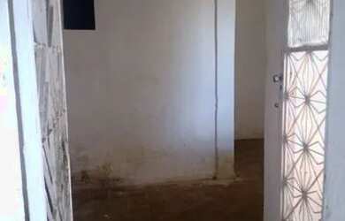 Imagem: A casa possui 1 Dormitório, 1 Banheiro e está localizado