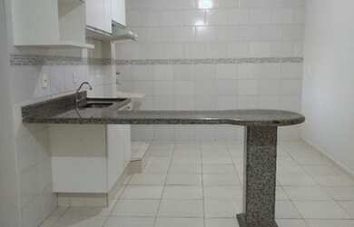 Imagem: O apartamento possui 2 Dormitórios, 1 Banheiro, 2 Vagas na