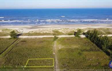 Imagem: O terreno possui 288m² de Área e está localizado em Balneário