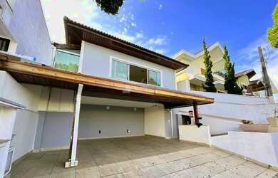 Imagem: A casa em condomínio possui 3 Dormitórios, 1 Banheiro, 157m²