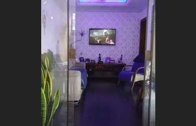 Imagem: A casa possui 5 Dormitórios, 3 Banheiros e está localizado