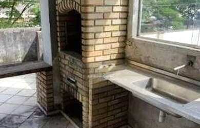 Imagem: A casa possui 3 Dormitórios, 3 Banheiros, 2 Vagas na garagem