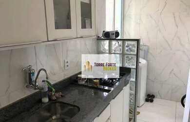 Imagem: O apartamento possui 2 Dormitórios, 1 Banheiro, 1 Vaga na garagem