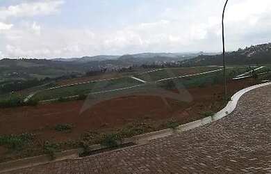 Imagem: O terreno à venda possui e está localizado em Loteamento