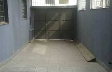 Imagem: A casa possui 5 Dormitórios, 5 Banheiros, 2 Vagas na garagem