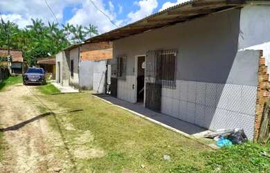 Imagem: A casa possui 2 Dormitórios, 1 Banheiro e está localizado