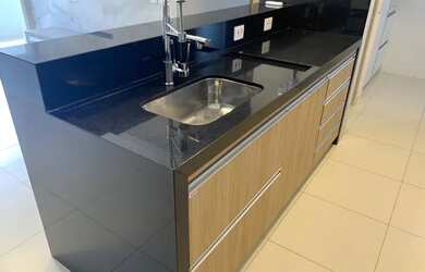 Imagem: O apartamento possui 3 Dormitórios, 2 Banheiros, 3 Vagas na