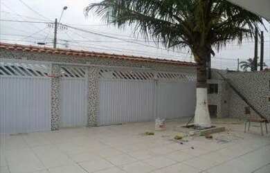 Imagem: A casa possui 5 Dormitórios, 5 Banheiros, 5 Vagas na garagem