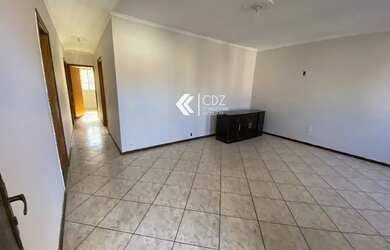 Imagem: A casa possui 4 Dormitórios, 3 Banheiros, 2 Vagas na garagem