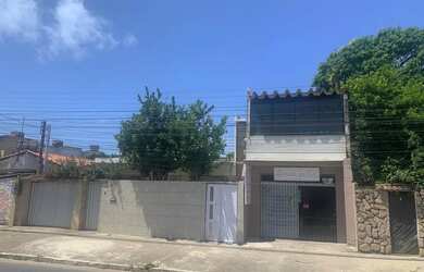 Imagem: A casa à venda possui 4 Dormitórios, 4 Banheiros, 3 Vagas