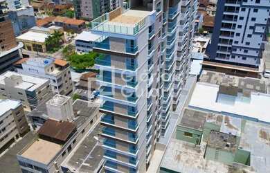 Imagem: O apartamento possui 3 Dormitórios, 1 Banheiro, 2 Vagas na